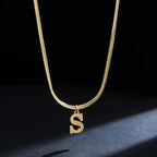 Collar Inicial Personalizado Acero Dorado | SENTIARE