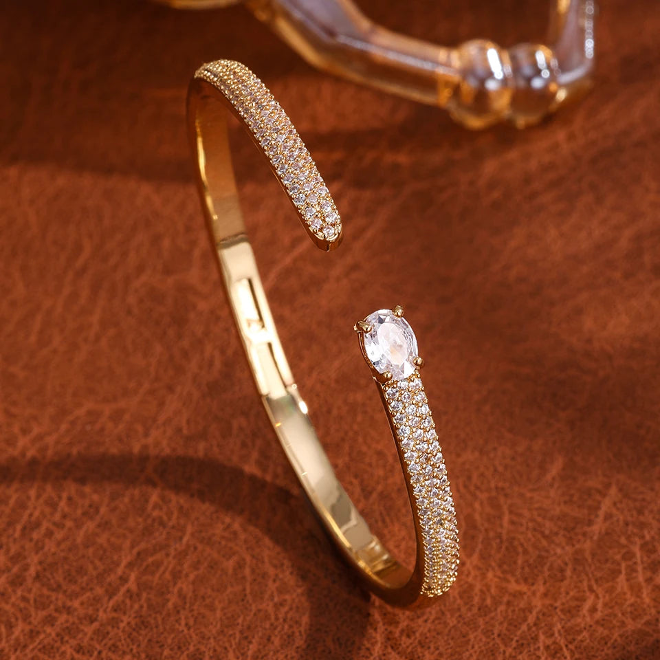Brazalete Geométrico con Zirconia – SENTIARE
