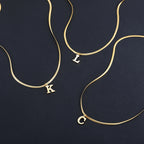 Collar Inicial Personalizado Acero Dorado | SENTIARE