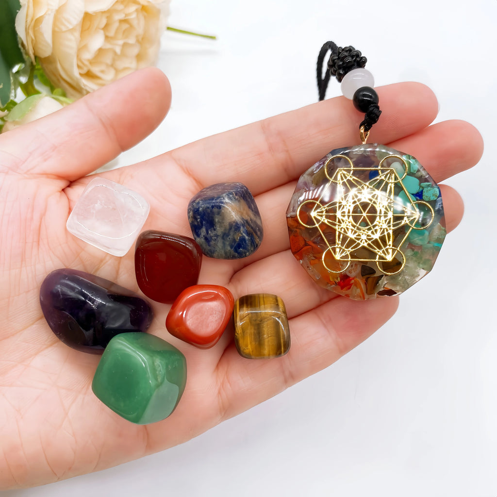Set Holístico con 7 Piedras de Chakra + Colgante Orgonita Cubo de Metratrón